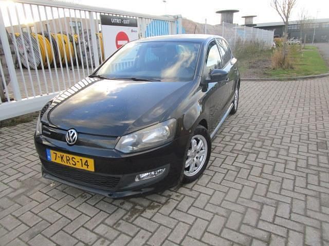 Zwart Gebruikt 2013 VW Polo Hatchback | € 2.950 (Eerlijke prijs) - Afbeelding 1/4