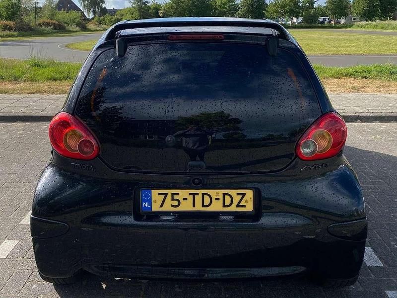Gebruikt 2006 Toyota Aygo Hatchback | € 2.500 (Iets duurder) - Afbeelding 1/4