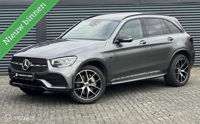 Grijs Gebruikt 2020 Mercedes GLC300 AMG SUV | € 41.950 (Iets duurder) - Afbeelding 1/4