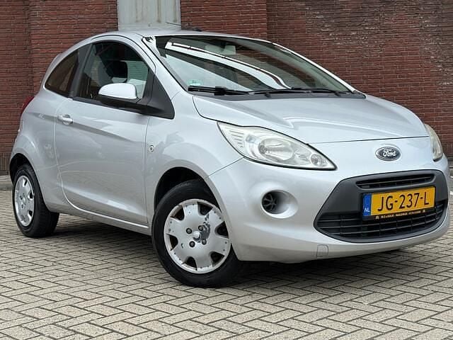 Grijs Gebruikt 2011 Ford Ka Hatchback | € 1.995 (Goede deal) - Afbeelding 1/4