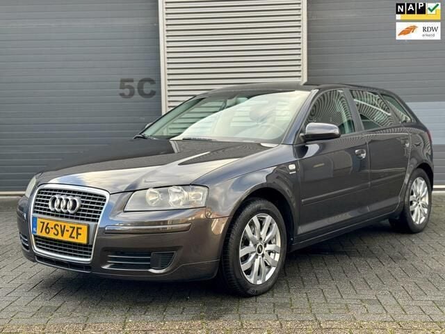 Grijs Gebruikt 2006 Audi A3 Sportback Ambiente Hatchback | € 3.450 (Eerlijke prijs) - Afbeelding 1/4