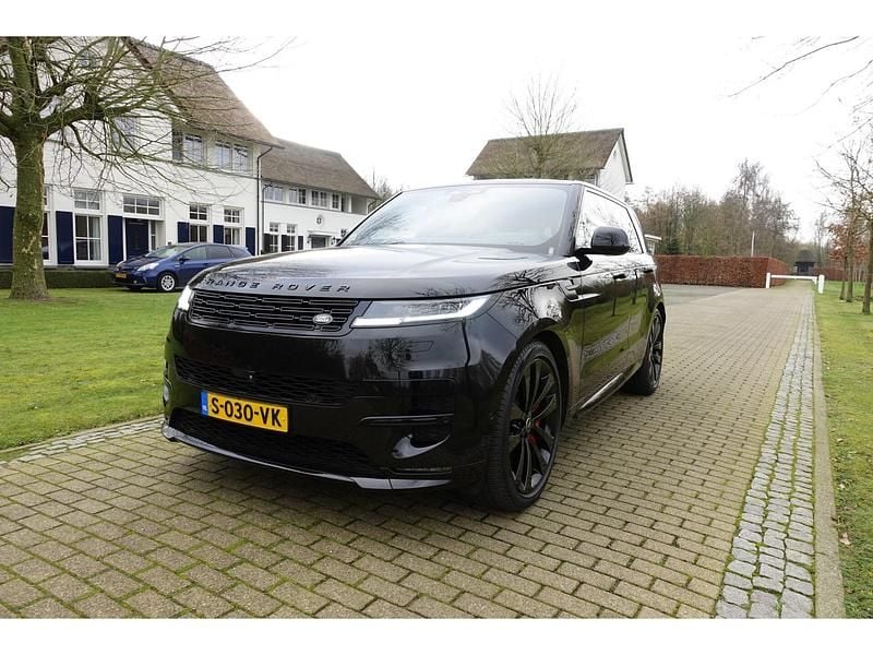 Occasion Land Rover Range Rover Sport First Edition 400 PK (294 kW) 2023 Zwart SUV