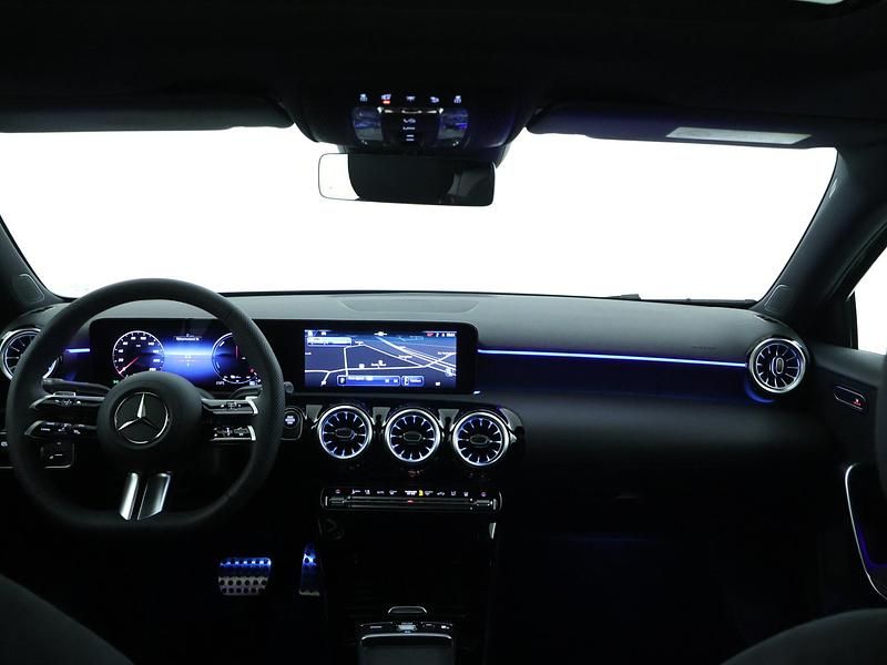 Occasion Mercedes A250 Business 218 PK (160 kW) 2025 Zwart Sedan