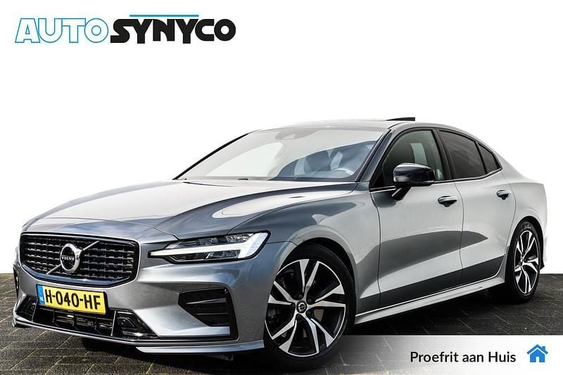 Grijs Gebruikt 2020 Volvo S60 R-Design Sedan | € 29.400 (Eerlijke prijs) - Afbeelding 1/4