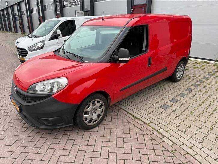 Occasion 2015 Fiat Doblò MPV | € 2.500 (Eerlijke prijs) - Afbeelding 1/4