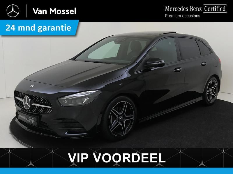 Zwart Gebruikt 2022 Mercedes B180 Business MPV | € 32.945 (Duur) - Afbeelding 1/4