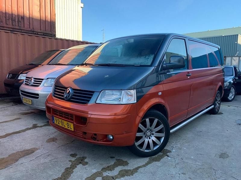 Blauw (metallic) Gebruikt 2006 VW T5 Van | € 2.950 - Afbeelding 1/4