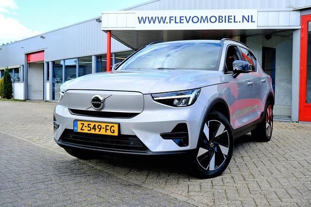 Grijs Gebruikt 2024 Volvo XC40 Single Motor SUV | € 34.450 (Super prijs) - Afbeelding 1/4