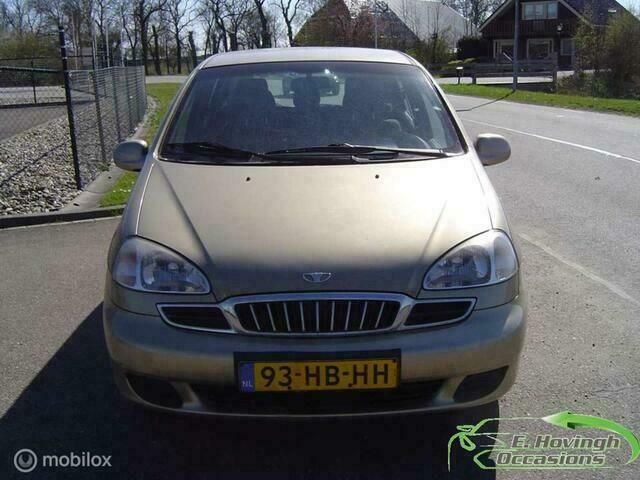 Beige Gebruikt 2001 Chevrolet Tacuma SE MPV | € 950 - Afbeelding 1/4