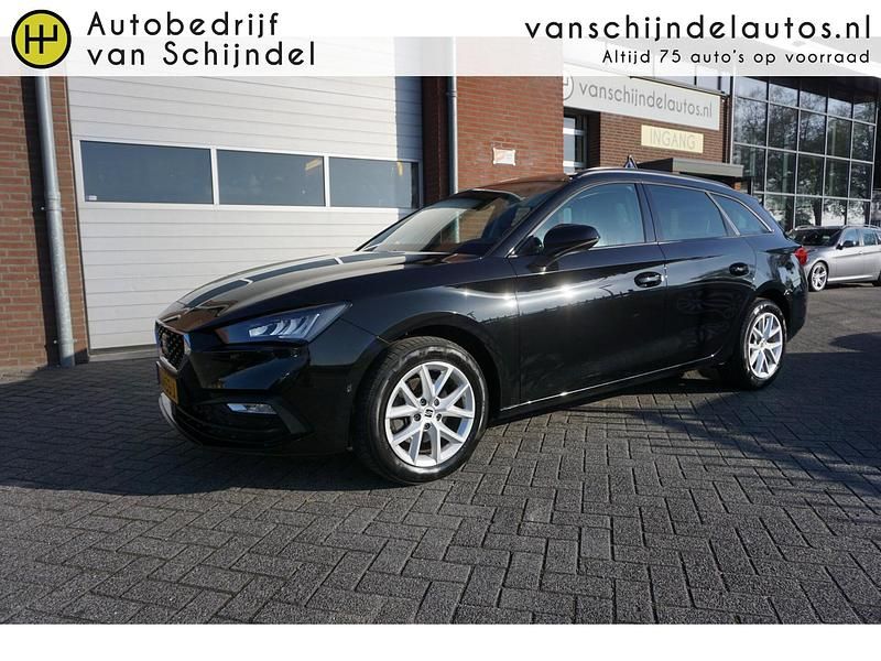 Zwart Gebruikt 2022 Seat Leon Style Stationwagen | € 20.945 (Eerlijke prijs) - Afbeelding 1/4