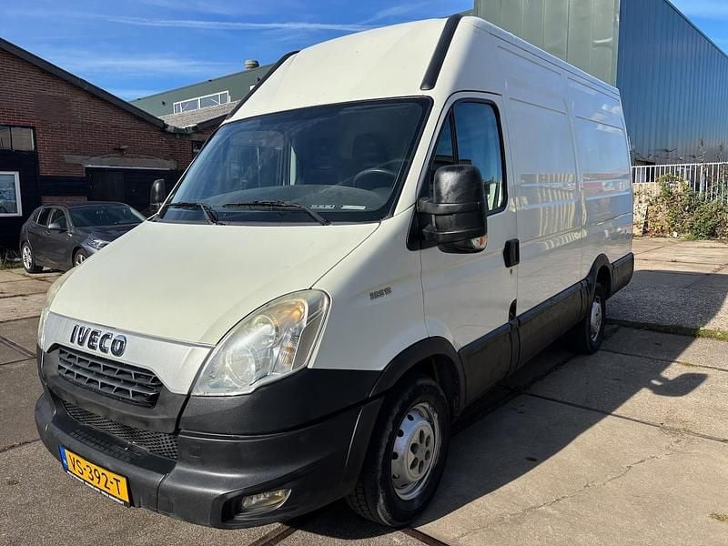 Wit (parellak) Gebruikt 2013 Iveco Daily | € 5.900 - Afbeelding 1/4