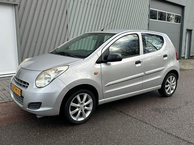 Occasion Suzuki Alto 68 PK (50 kW) 2012 Grijs (metallic) Hatchback