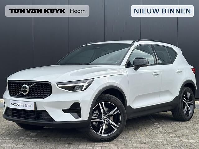 Wit Gebruikt 2022 Volvo XC40 Plus SUV | € 45.950 (Duur) - Afbeelding 1/4