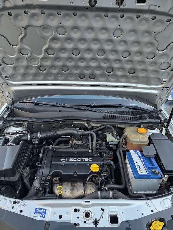 Occasion Opel Astra Business 90 PK (66 kW) 2007 Zilver Hatchback