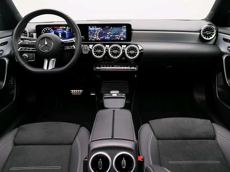 Occasion Mercedes CLA250e Business 218 PK (160 kW) 2025 Grijs Sedan