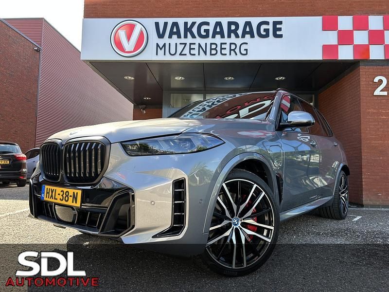 Grijs Gebruikt 2024 BMW X5 Comfort Edition SUV | € 99.945 (Eerlijke prijs) - Afbeelding 1/4