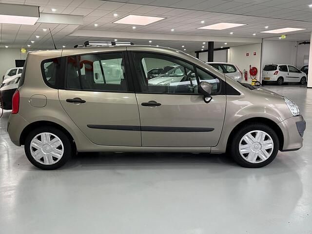 Occasion Renault Grand Modus 79 PK (58 kW) 2009 Beige MPV