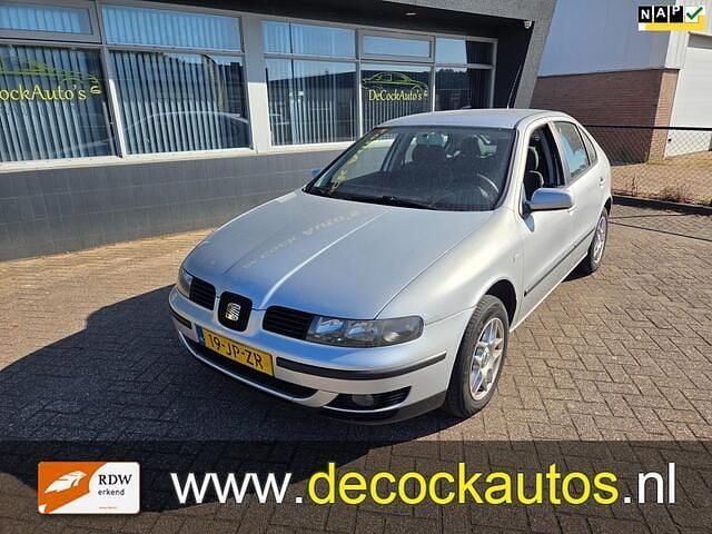 Grijs Gebruikt 2002 Seat Leon Hatchback | € 999 (Eerlijke prijs) - Afbeelding 1/4