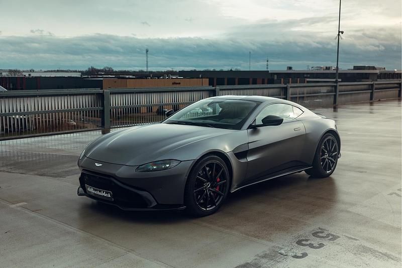 Blauw Occasion 2019 Aston Martin V8 Vantage Coupé | € 104.495 - Afbeelding 1/4
