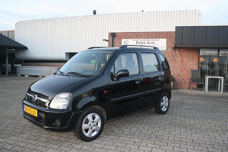 Zwart Gebruikt 2004 Opel Agila Essentia Hatchback | € 950 (Eerlijke prijs) - Afbeelding 1/4
