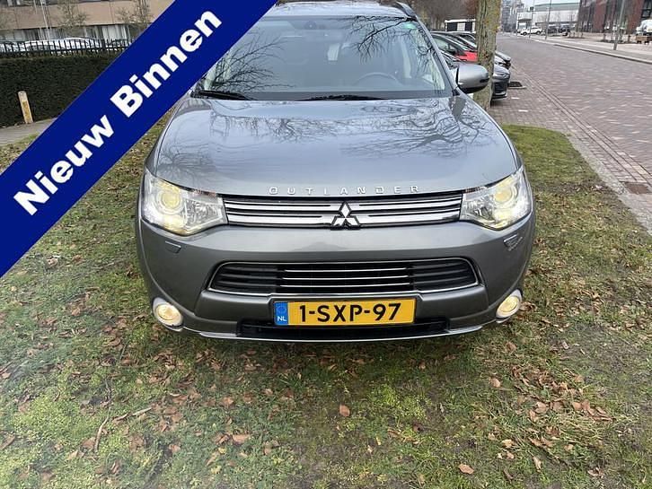 Grijs Occasion 2013 Mitsubishi Outlander Instyle SUV | € 8.500 (Goede deal) - Afbeelding 1/4