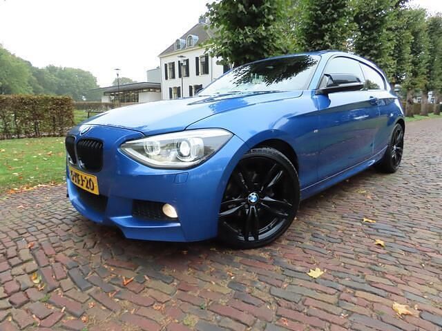 Blauw Gebruikt 2014 BMW 116 Executive Hatchback | € 14.950 (Duur) - Afbeelding 1/4