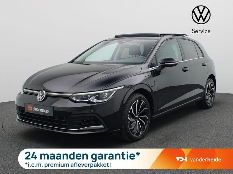 , metallic lak Gebruikt 2022 VW Golf VIII Style Hatchback | € 30.000 (Eerlijke prijs) - Afbeelding 1/3