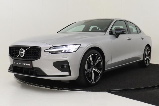 Grijs Gebruikt 2024 Volvo S60 Plus Sedan | € 40.890 (Eerlijke prijs) - Afbeelding 1/4