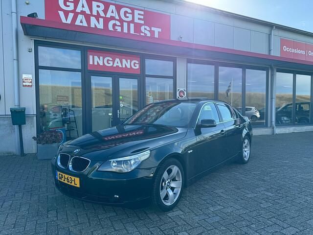 Groen Occasion 2004 BMW 525 Sedan | € 8.950 - Afbeelding 1/4
