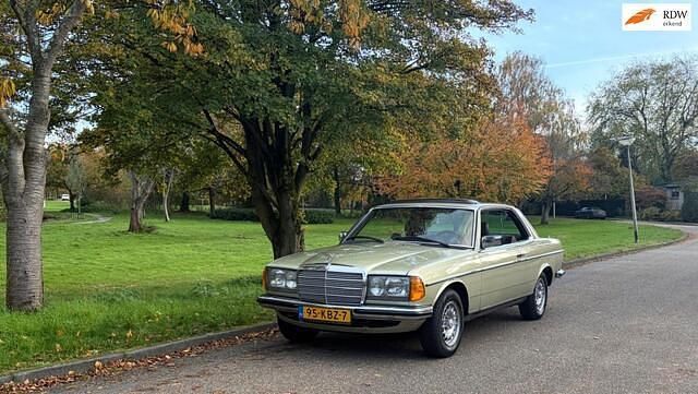 Groen Occasion 1983 Mercedes 280 | € 18.750 - Afbeelding 1/4