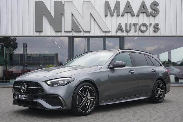 , metallic lak Gebruikt 2023 Mercedes C180 AMG Stationwagen | € 45.950 (Duur) - Afbeelding 1/4