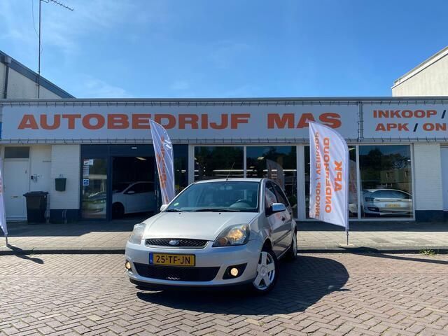 Grijs Gebruikt 2006 Ford Fiesta Futura Hatchback | € 1.750 (Eerlijke prijs) - Afbeelding 1/4