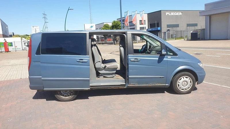 Blauw Gebruikt 2005 Mercedes Viano MPV | € 3.995 (Eerlijke prijs) - Afbeelding 1/4
