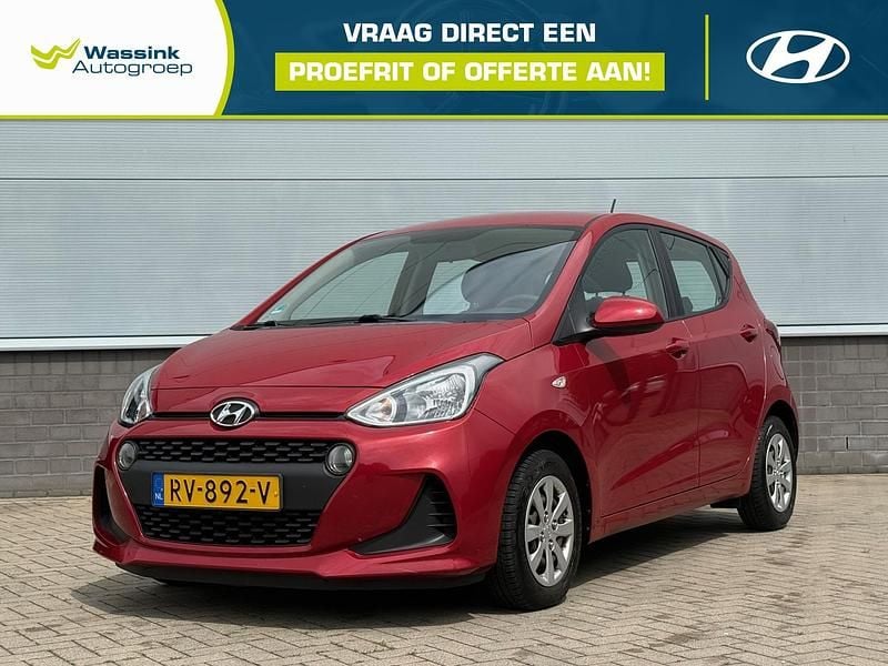 Rood Gebruikt 2018 Hyundai i10 Comfort Hatchback | € 8.940 (Eerlijke prijs) - Afbeelding 1/4
