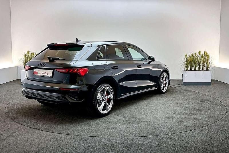Occasion Audi A3 Sportback e-tron Competition 245 PK (180 kW) 2023 Mythoszwart metallic Hatchback