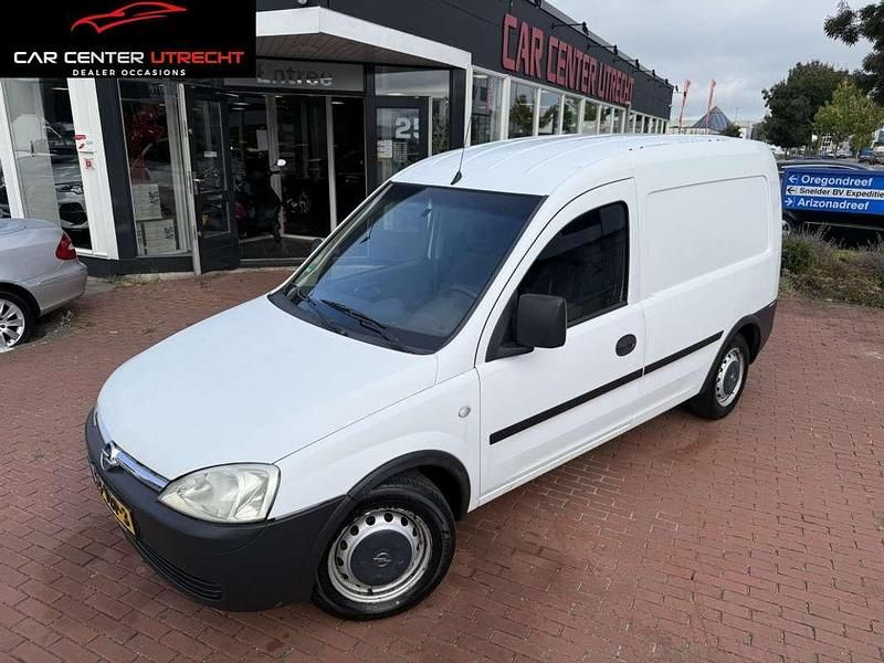 Wit Gebruikt 2006 Opel Combo MPV | € 1.950 (Iets duurder) - Afbeelding 1/4