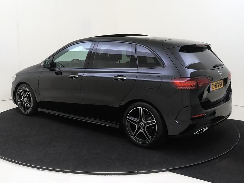 Occasion Mercedes B180 AMG line 136 PK (100 kW) 2024 Zwart MPV