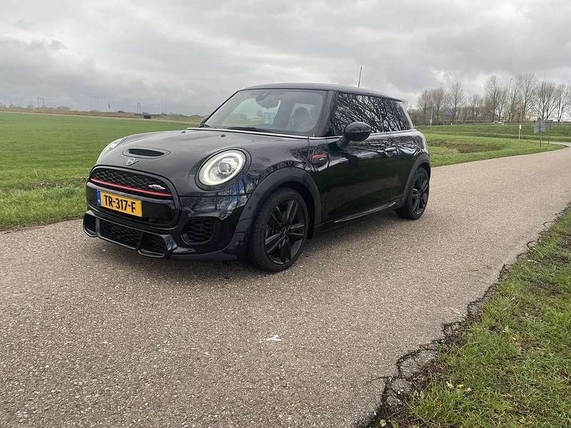 Zwart Gebruikt 2018 Mini John Cooper Works Hatchback | € 15.999 - Afbeelding 1/4