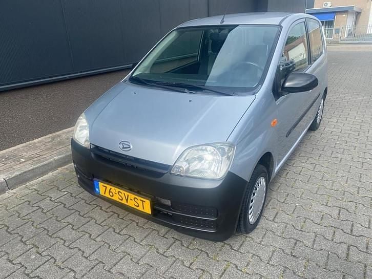 Grijs Occasion 2006 Daihatsu Cuore Hatchback | € 1.200 (Goede deal) - Afbeelding 1/4