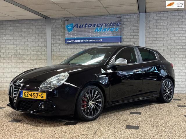 Zwart, metallic lak Gebruikt 2010 Alfa Romeo Giulietta Quadrifoglio Verde Hatchback | € 10.999 (Iets duurder) - Afbeelding 1/4