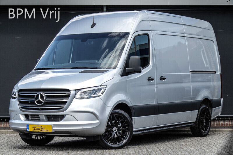 Zilver Nieuw 2024 Mercedes Sprinter Van | € 63.950 - Afbeelding 1/4