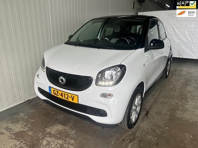 Zwart Gebruikt 2015 Smart ForFour Hatchback | € 4.299 (Eerlijke prijs) - Afbeelding 1/4