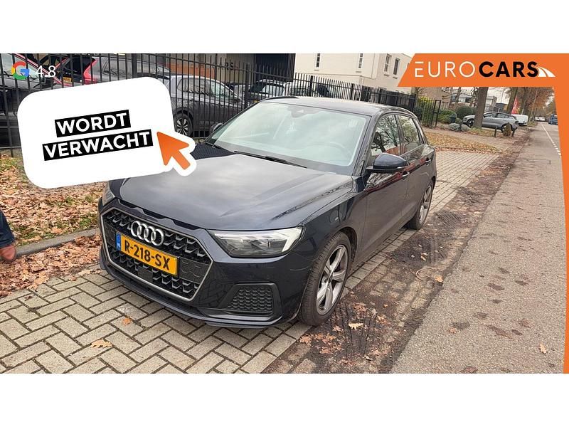Blauw (metallic) Gebruikt 2021 Audi A1 Sportback Hatchback | € 17.940 (Super prijs) - Afbeelding 1/4