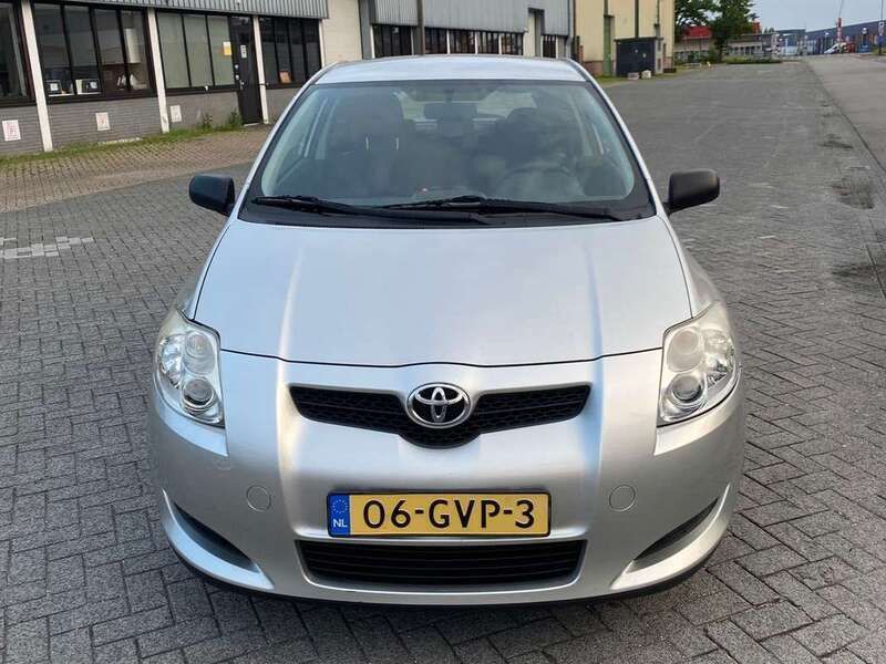 Grijs Gebruikt 2008 Toyota Auris Terra Hatchback | € 4.000 (Eerlijke prijs) - Afbeelding 1/4