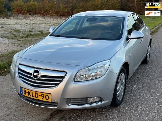Grijs Gebruikt 2013 Opel Insignia Design Edition Hatchback | € 8.949 (Goede deal) - Afbeelding 1/4