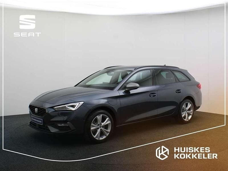 Blauw, metallic lak Nieuw 2025 Seat Leon Business Stationwagen | € 40.355 (Eerlijke prijs) - Afbeelding 1/4