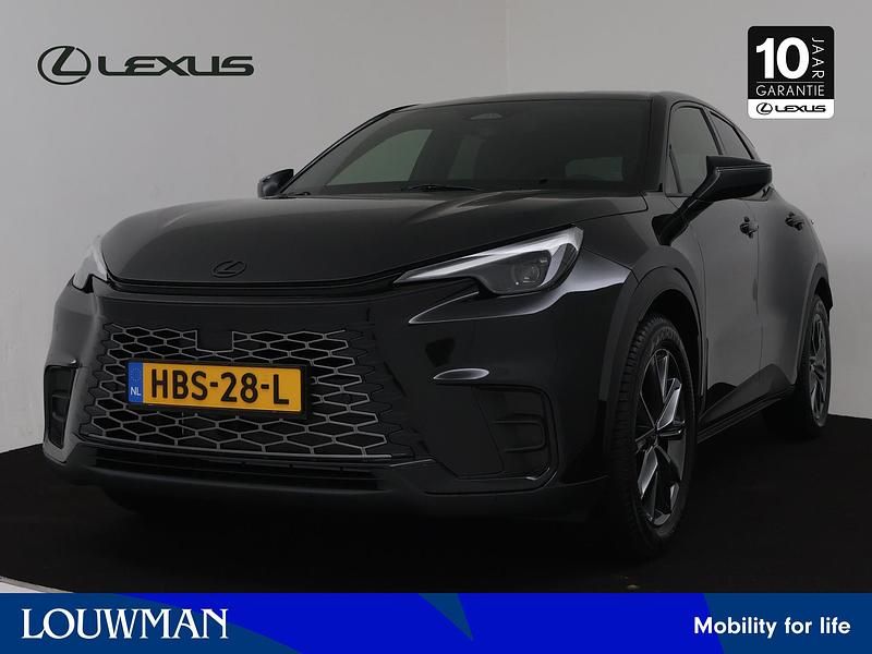 Zwart Occasion 2025 Lexus LBX SUV | € 37.945 (Eerlijke prijs) - Afbeelding 1/3