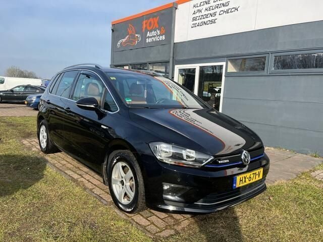 Zwart Gebruikt 2016 VW Golf Sportsvan Business MPV | € 9.995 (Eerlijke prijs) - Afbeelding 1/4