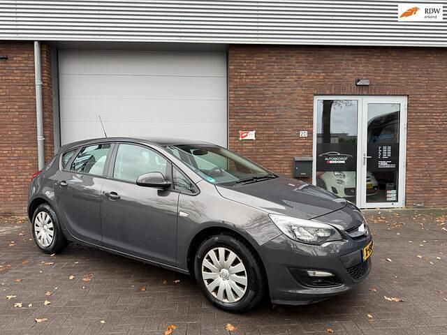 Grijs Gebruikt 2015 Opel Astra Selection Hatchback | € 7.499 (Eerlijke prijs) - Afbeelding 1/4