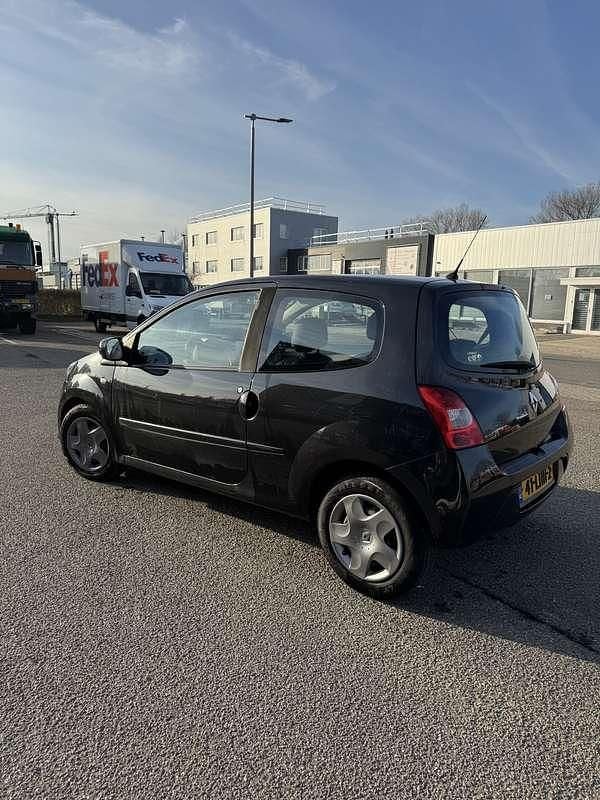Zwart Occasion 2010 Renault Twingo Dynamique Hatchback | € 1.650 (Super prijs) - Afbeelding 1/4